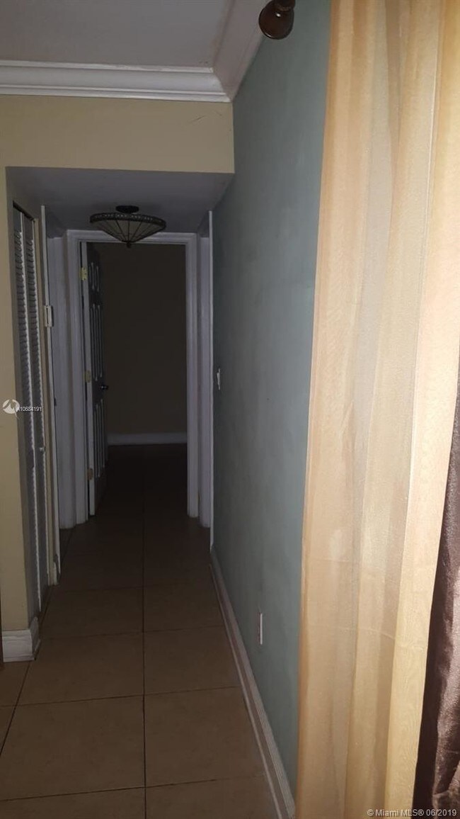 Foto del edificio - 636 NW 114th Ave