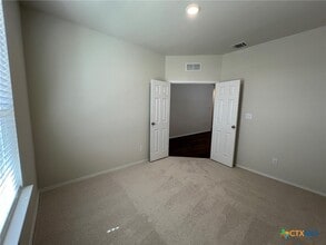 Building Photo - 753 Heartseed Ave