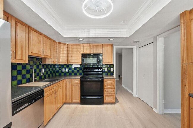Building Photo - 525 Oak Haven Dr