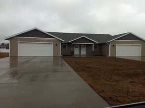 Building Photo - 3130-3132 Barrington Pl