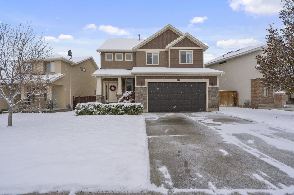 Foto principal - 1977 Woodview Dr