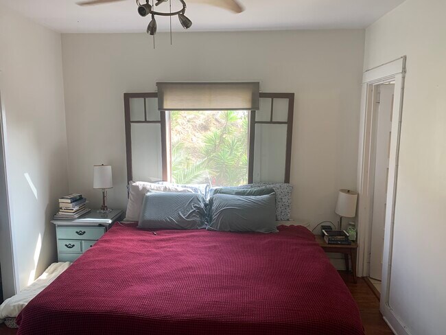 Foto del edificio - 3636 Roseview Ave
