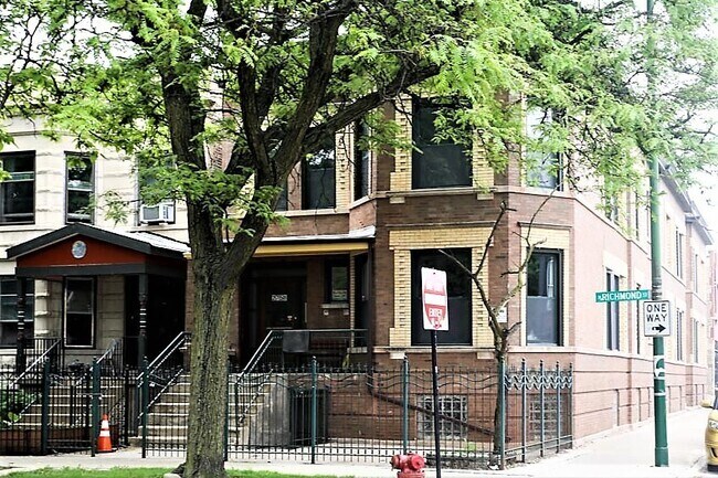 Building Photo - 2740 N Richmond St