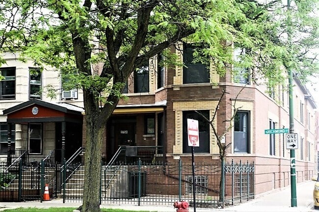 Building Photo - 2740 N Richmond St