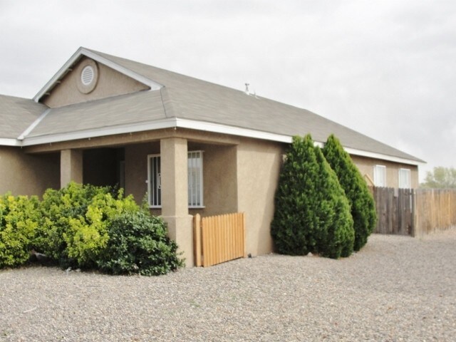Building Photo - 246 Quetzal Dr SW