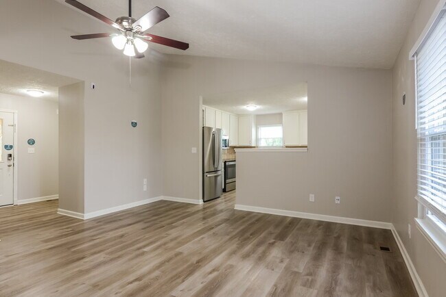 Foto del edificio - 7352 Southern Lakes Dr