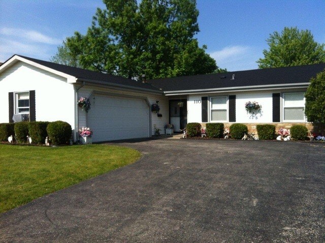 Foto principal - 110 Old Mill Grove Rd