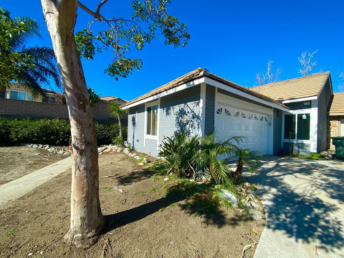 Foto principal - 3 bedroom beauty in Rancho Cucamonga