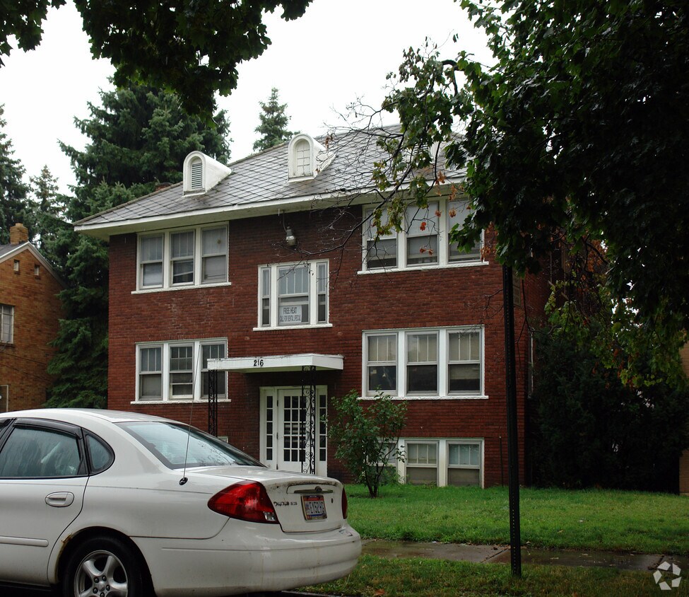 Building Photo - 216 Oswald St