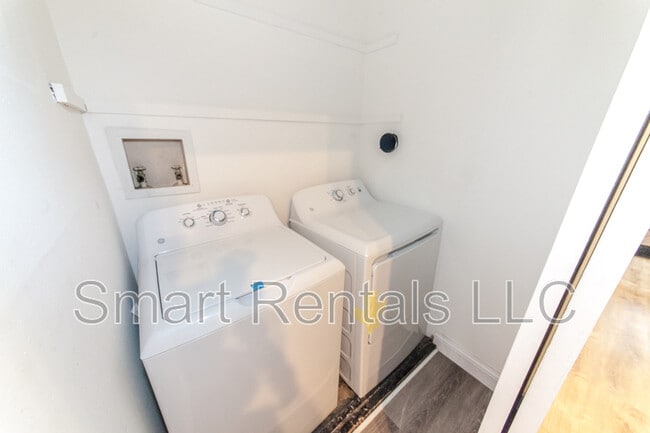 Building Photo - 3641 McRee Ave