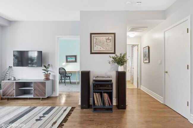 Foto del edificio - 2903 N Rockwell St