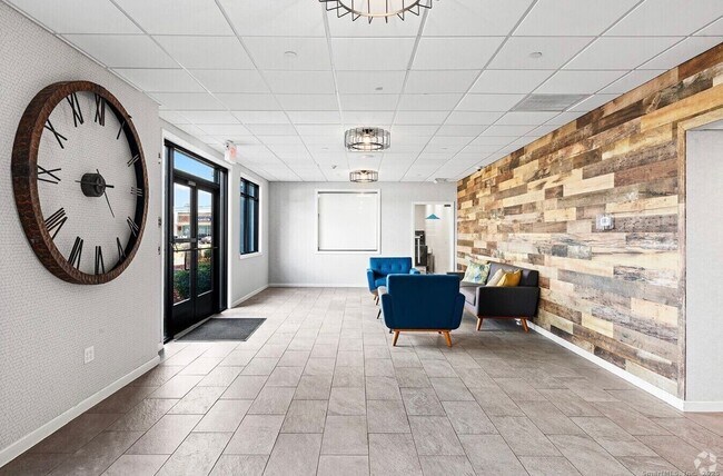 Foto del edificio - 225 Lordship Blvd