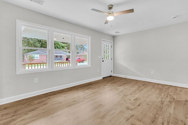 Foto del edificio - 30 Guerry Cir