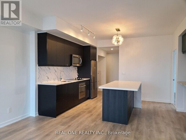 Building Photo - 38 Forest Manor Rd