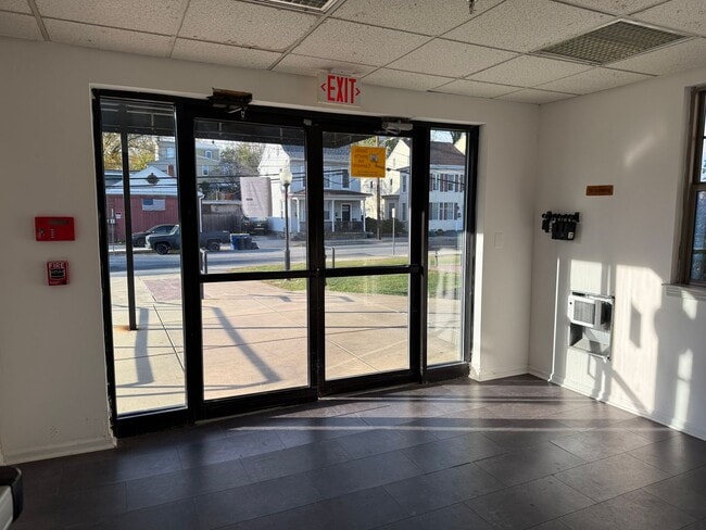 Building Photo - 149 Wilson St