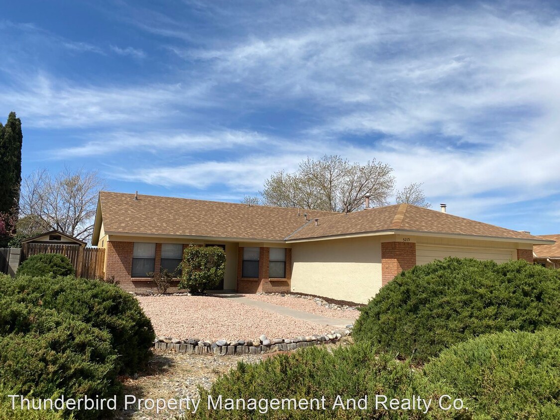 Primary Photo - 3 br, 2 bath House - 5215 Overlook