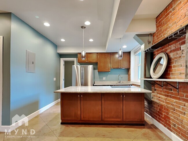 Foto del edificio - 1356 N Pearl St