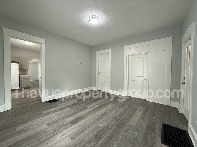 Foto del edificio - Remodeled 3 Bed, 2 Bath Home with Luxuriou...