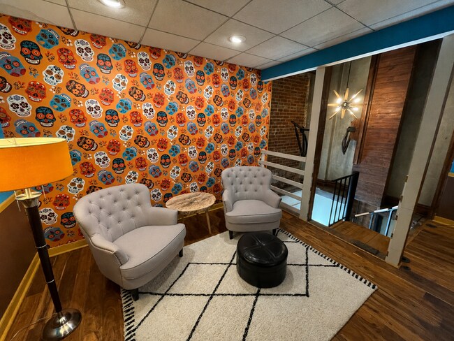 Foto del edificio - 328 W Market St