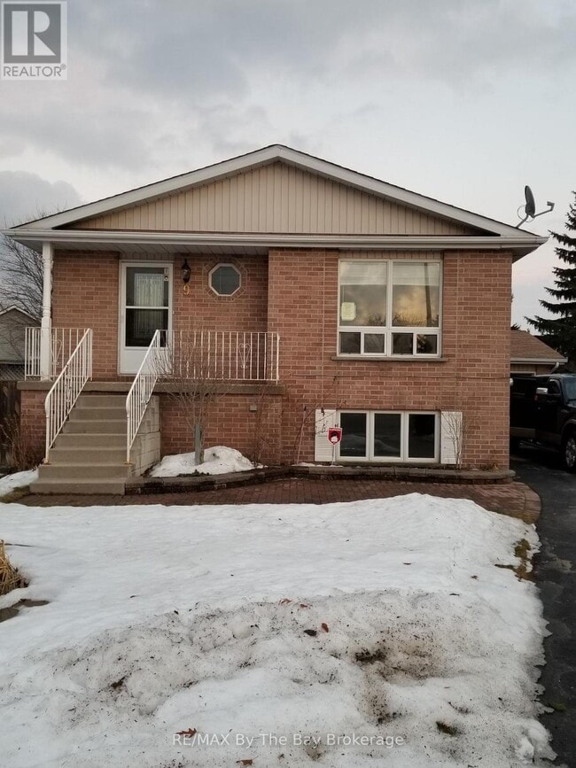 Building Photo - 9 Myrtle Lynn Pl