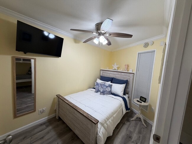 Building Photo - 3938 Surfside Blvd