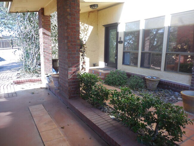 Building Photo - 441 Irondale Dr
