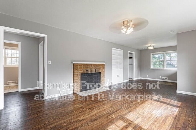 Building Photo - 3320 S Sterling Ave