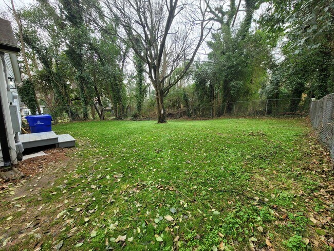 Photo - 347 Gower St House