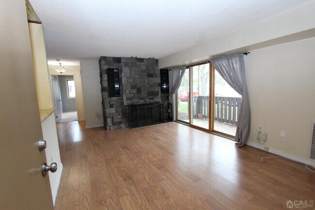 Building Photo - 1113 Aspen Dr