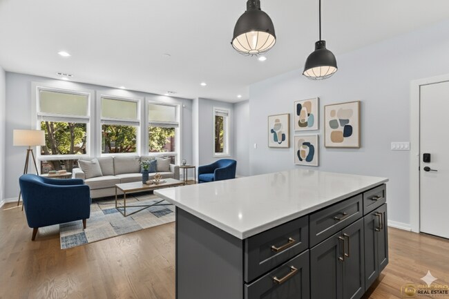 Foto del edificio - 4402 S Prairie Ave