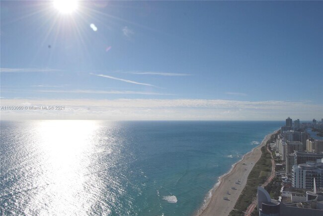 Foto del edificio - 6365 Collins Ave