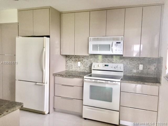 Foto principal - 16091 Blatt Blvd