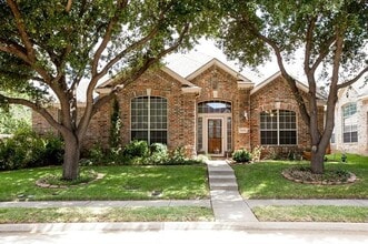 Building Photo - 2221 Briary Trace Ct