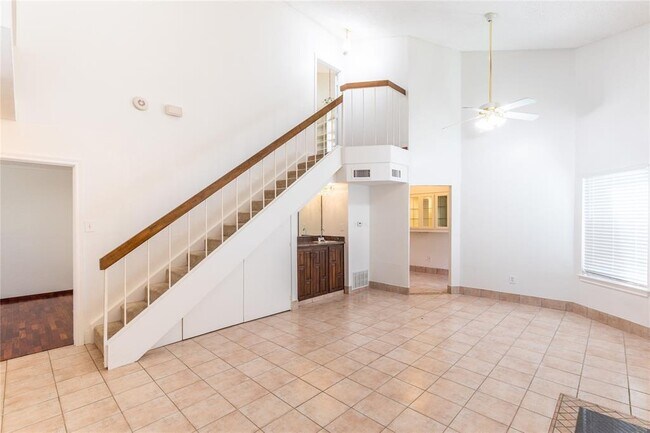 Foto del edificio - 14151 Montfort Dr