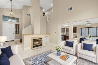 Building Photo - 930 Primrose Ln