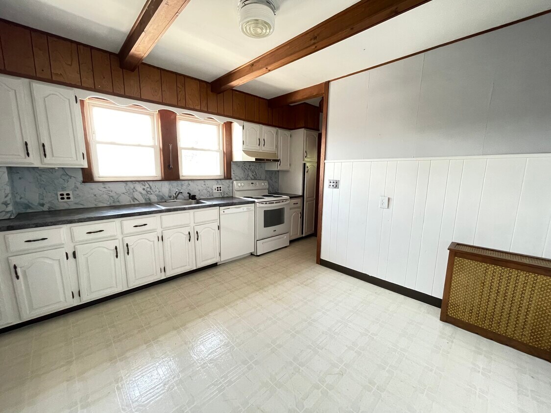 14 Allen St Unit 2, Arlington, MA 02474 Apartments in Arlington, MA