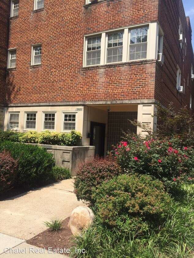 Primary Photo - Studio, 1 bath House - 3925 Davis Place, N...
