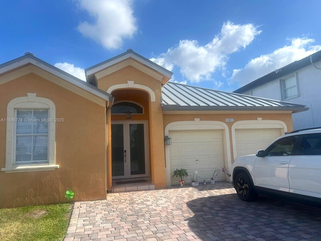 Primary Photo - 16402 SW 78th Terrace