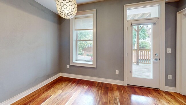 Building Photo - Unique Admo Two Bed/Two & a Half Bath W/Pa...