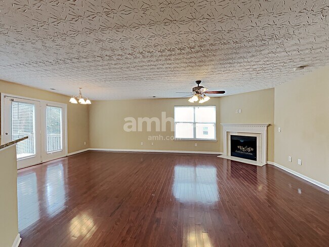 Building Photo - 889 Bramble Way
