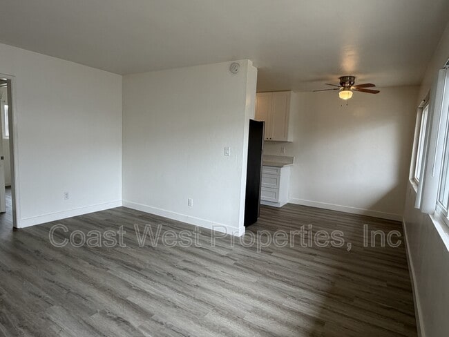 Building Photo - 1057-1063 1/2 Missouri St - 1061