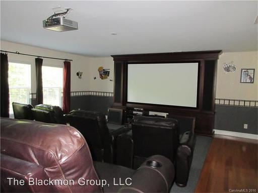 Building Photo - 10023 Daufuskie Dr
