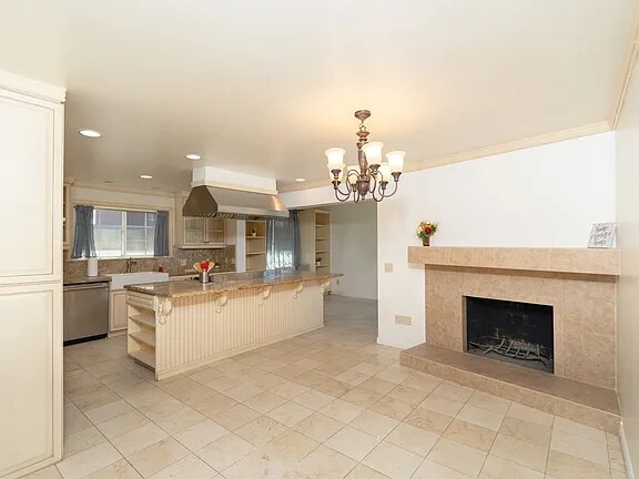 Primary Photo - 2435 Ablano Ave