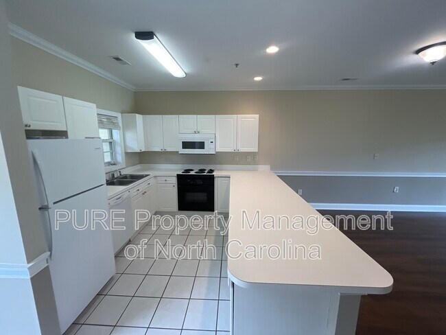Foto del edificio - 8913 Meadow Vista Road