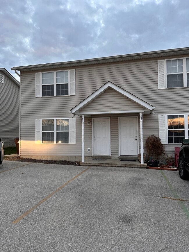 Building Photo - 561 Expansion Ln