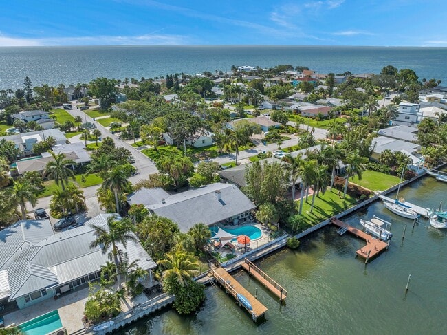 Foto del edificio - 2385 W Bay Isle Dr SE