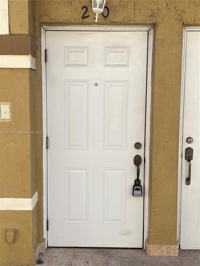 Building Photo - 8100 W 28th Ct