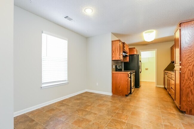 Foto del edificio - 239 Timberlake Dr