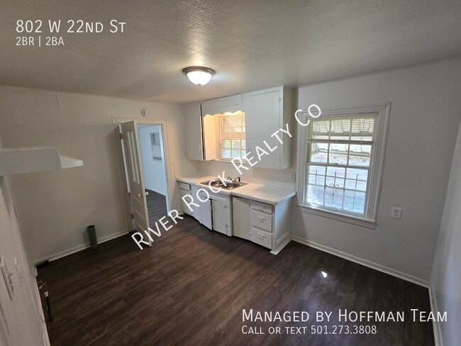 Building Photo - 802 W 22nd St