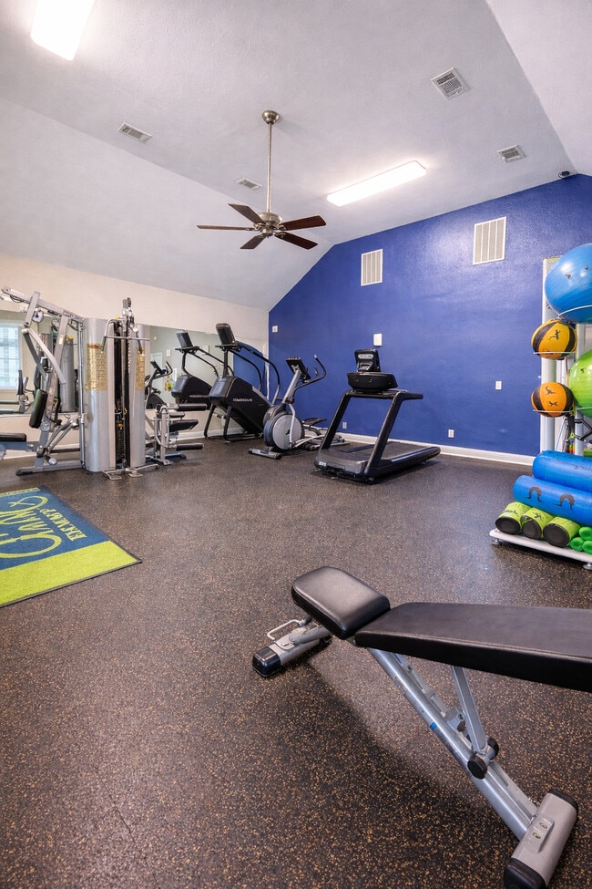 Building Photo - Grand Biscayne